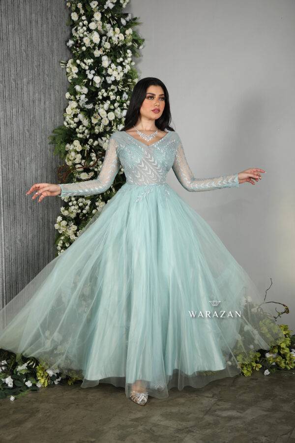 فستان سهرة أنيق بتطريز
