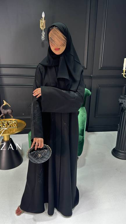 عباية رسمية بتطريز اسود 
