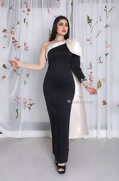 فستان سهرة طويل أسود ماسك مع شال أبيض