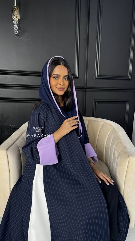 عباية مقلم كحلي بتخيلة لون من الكم 