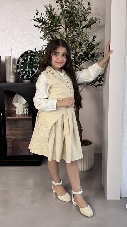 طقم انيق باكمام طويله