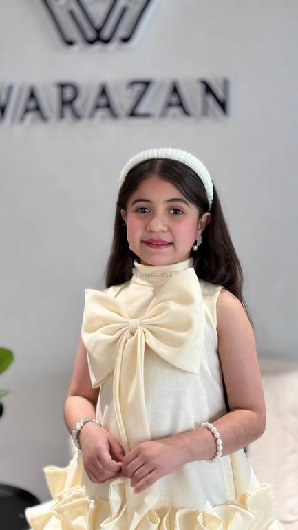 فستان بناتي بفيونكة من الصدر