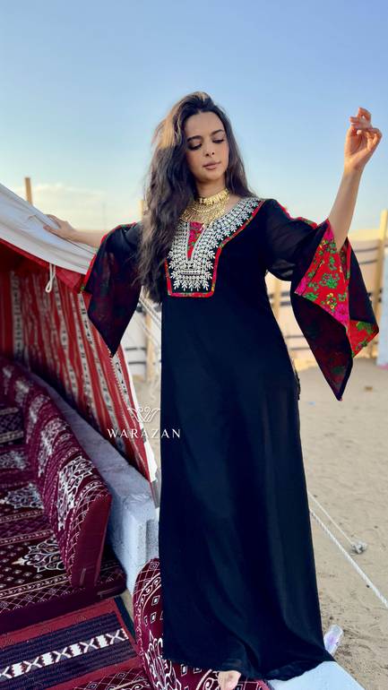 جلابية ملكية بتطريز يدوي 