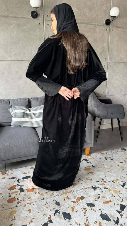 عباية شتوية مخمل مع أكمام رمادي مزينة بأزرار