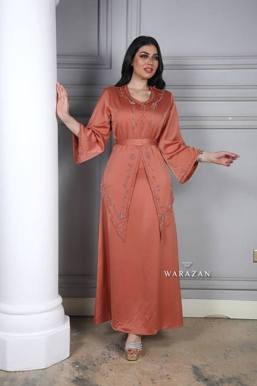 فستان سهرة ساتر بتطريز