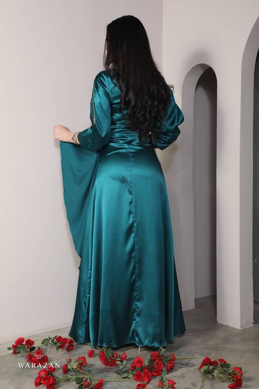 فستان سهرة طويل وناعم ساتان لإطلالة ساحرة