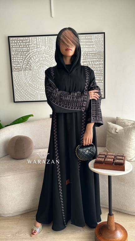 عباية بتطريز انيقة يومية