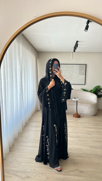 عباية إليجينت مطرزة