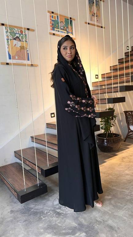 عباية مطرزة فخمة للطلعات والمناسبات