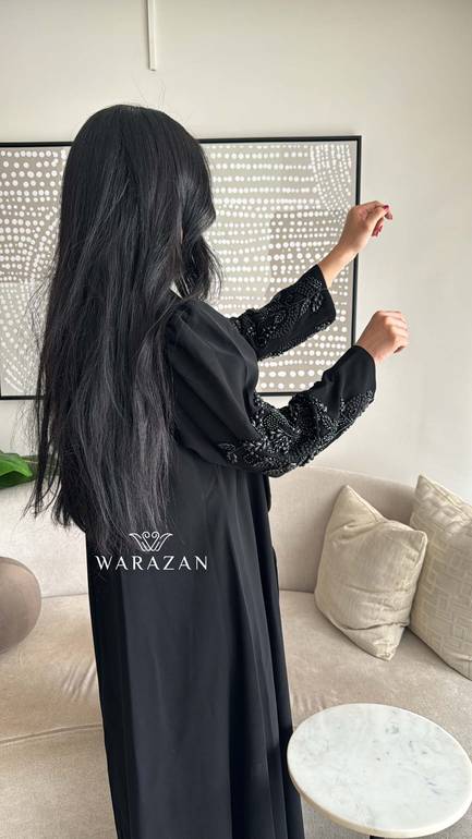 عباية مطرزة للمناسبات الخاصة بكم  بف