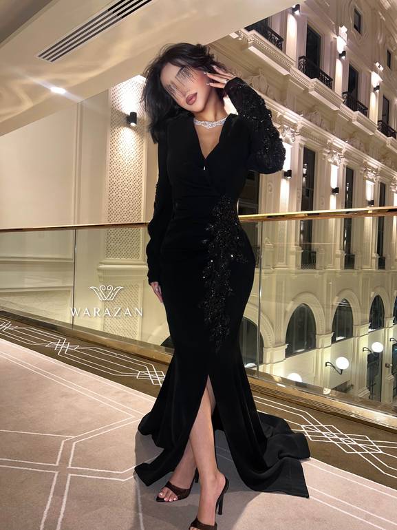 فستان سهرة طويل أسود ماسك بتطريز 