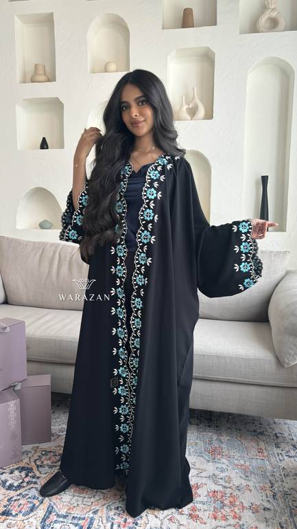 عباية بتطريز ورود 