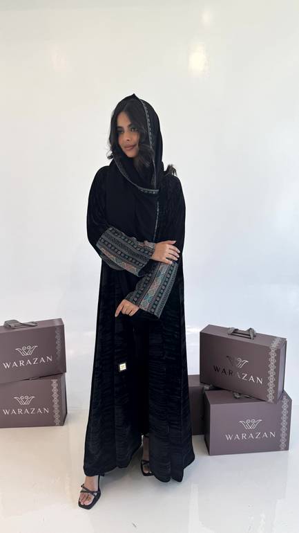  عباية مخمل شتوية