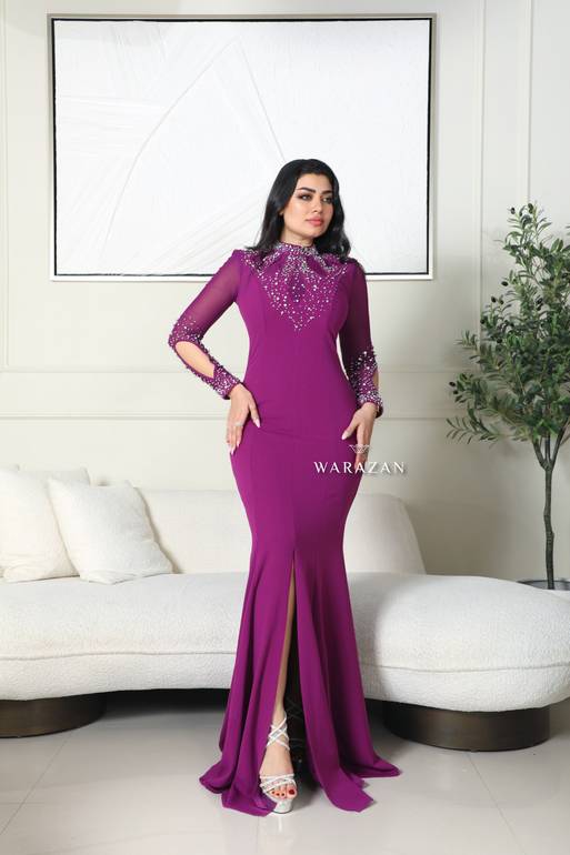 فستان سهرة ناعم بتطريز من الصدر 