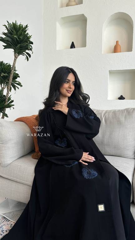 عباية بستايل تطريز ورد 
