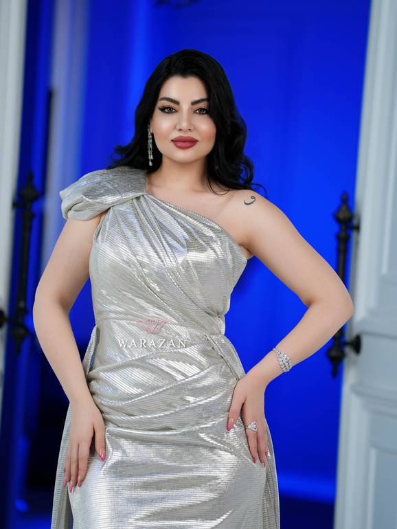 فستان سهرة طويل ناعم فضي للمناسبات والعيد والخطوبة