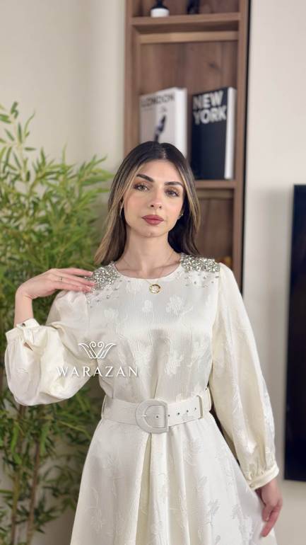 فستان بكرستال من الكتف 