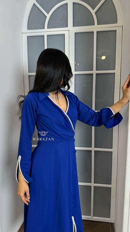 فستان سهرة ناعم ميدي مع سترس فضي 