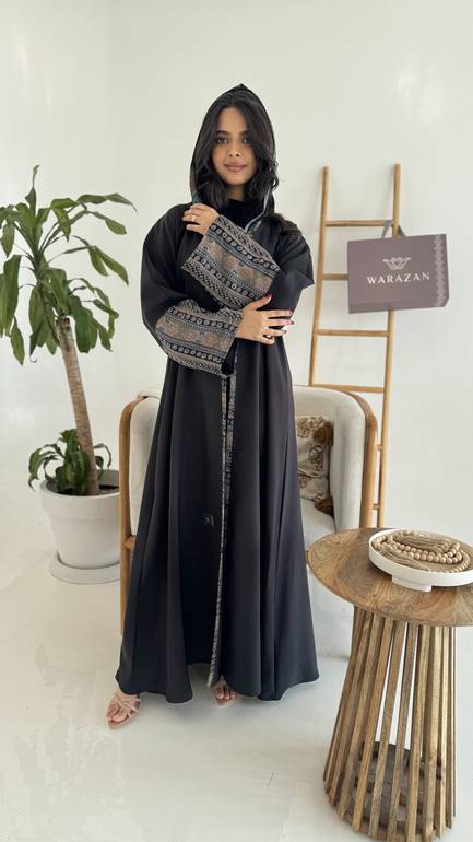 عباية كريب بأكمام كشميري