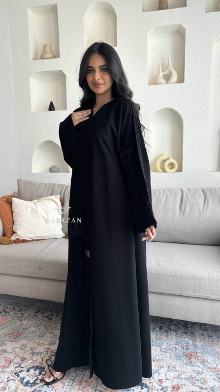 عباية بستايل تطريز ورد 
