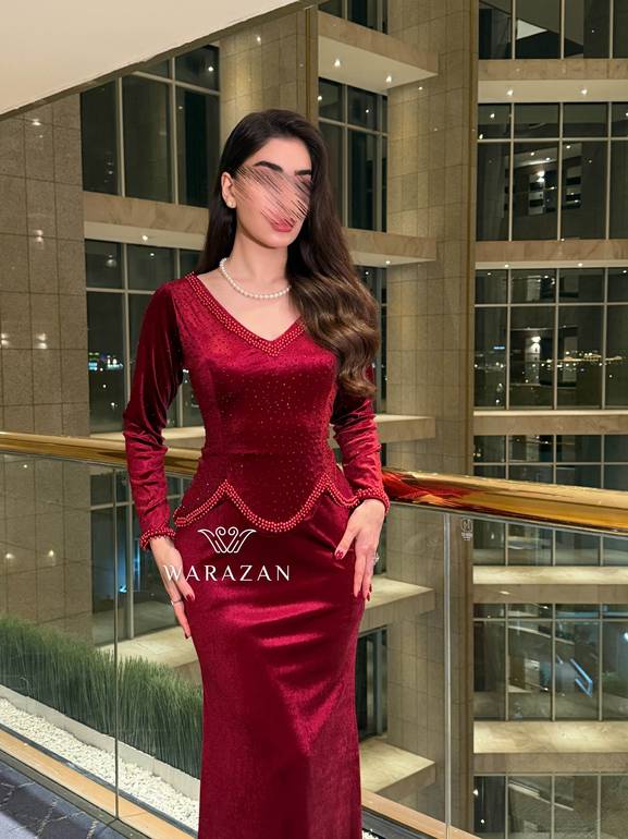 فستان مخمل بتدخيلة لول