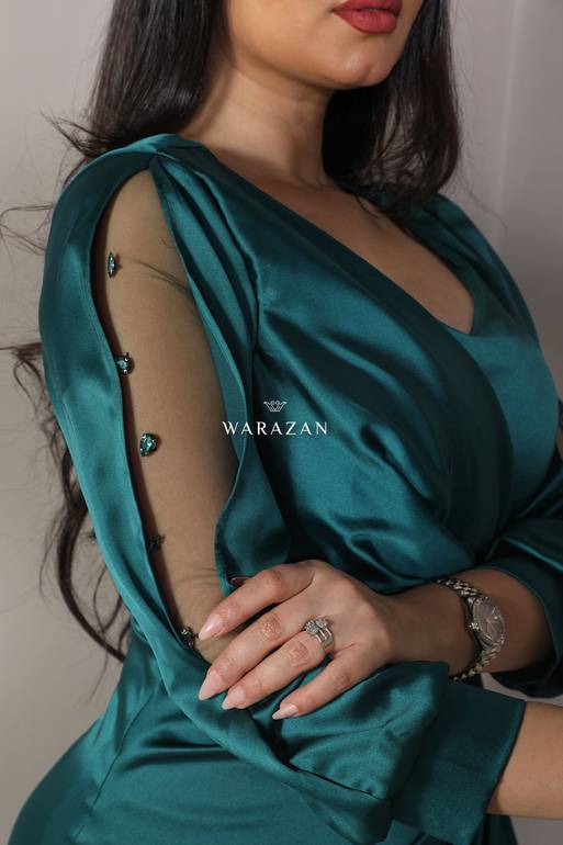فستان سهرة طويل وناعم ساتان لإطلالة ساحرة