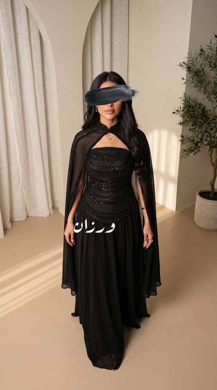 فستان سهرة أسود بكاب شيفون وتطريز فاخر