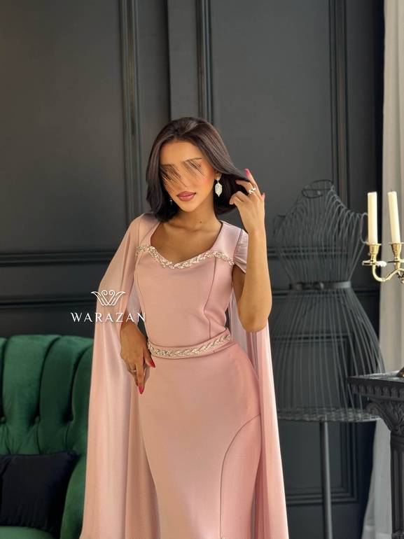 فستان سهرة ناعم بستايل أكمام طويلة
