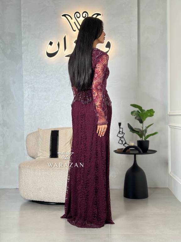 فستان سهرة دانتيل بقصة خصر أنيقة
