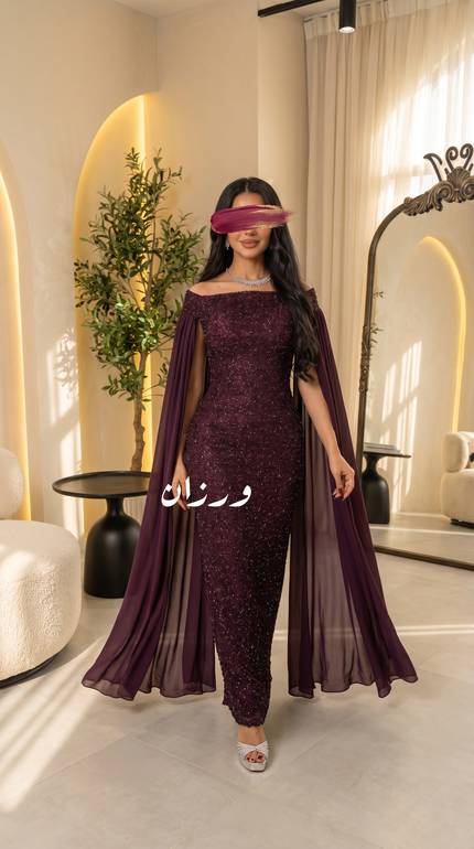 فستان سهرة خمري مع وشاح  ناعم  