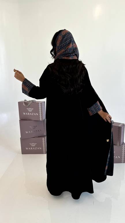 عباية مخمل واكمام كشميري