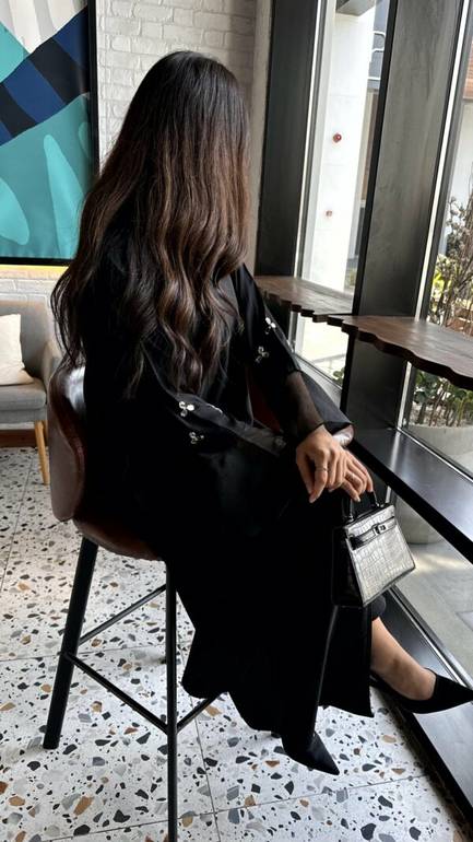 عباية انيقة مع تدخيلة اورجنزا من الكم