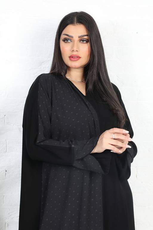 عباية لف سوداء