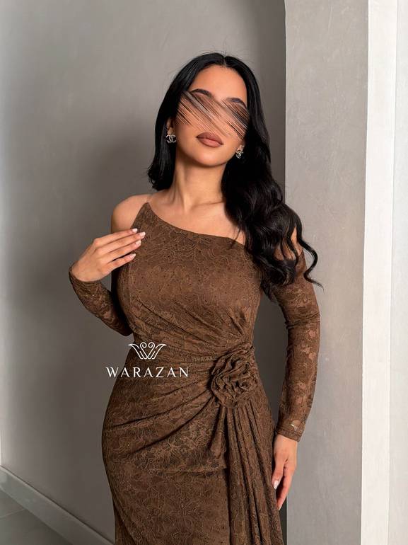 فستان دانتيل بورده من الخصر 