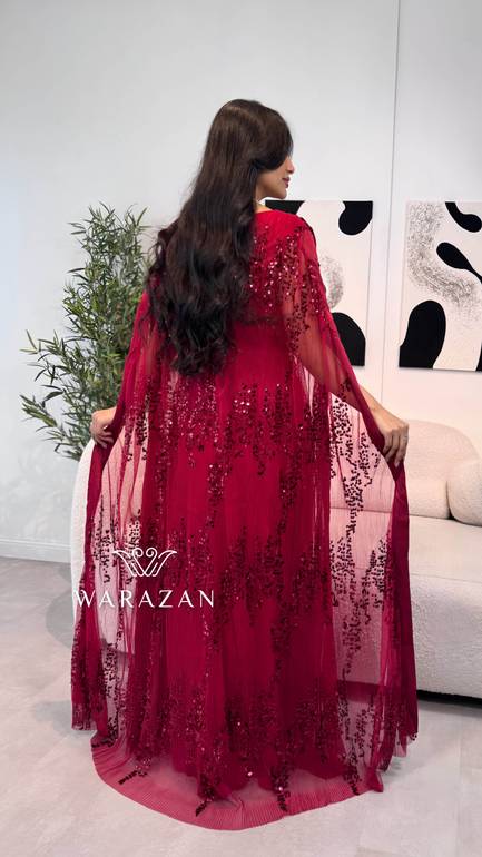 فستان سهرة ملكي بذيل ترتر