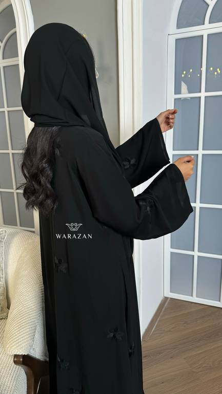 عباية عملية سوداء للعيد من قماش الكريب كريسبي