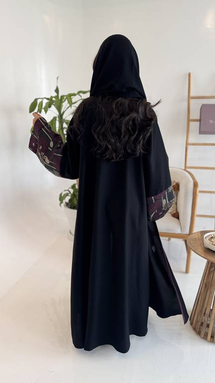 عباية كريب بأكمام جاكار مشجر 