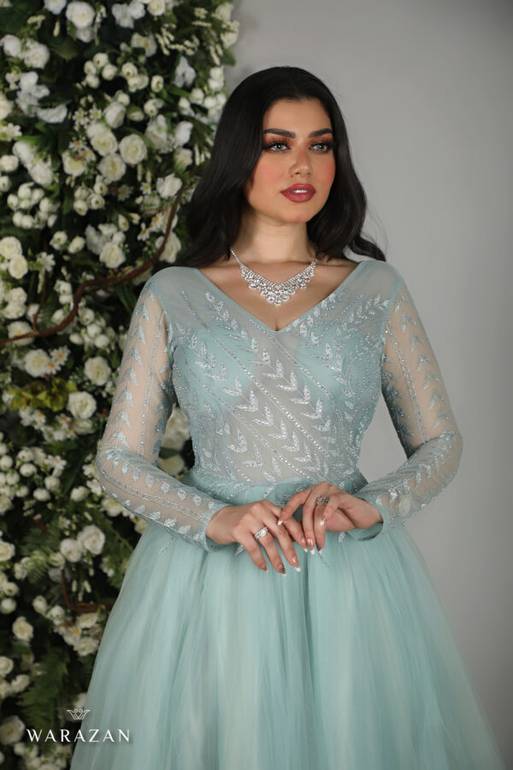فستان سهرة أنيق بتطريز