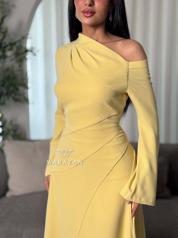 فستان ناعم بكسرات وقصة انسيابية
