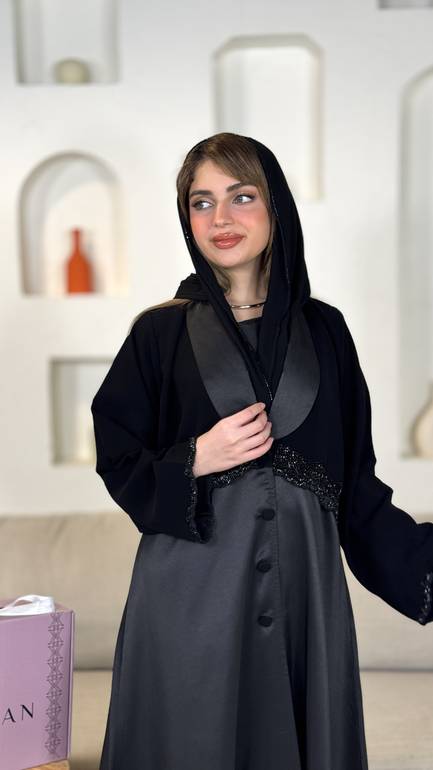 عباية بتدخيلة شك من الخصر 