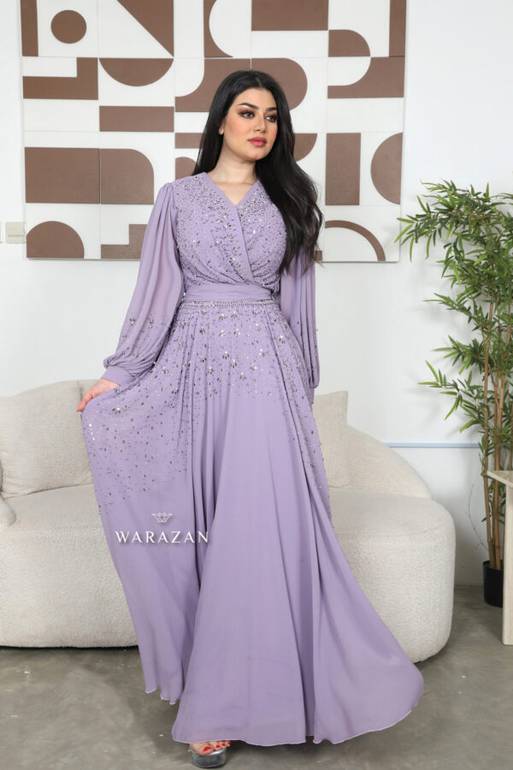فستان سهرة ساتر بتطريز راقي