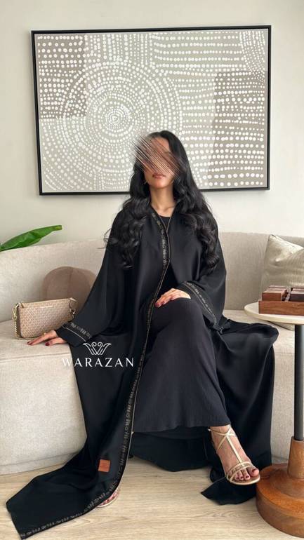 عباية سوداء عملية