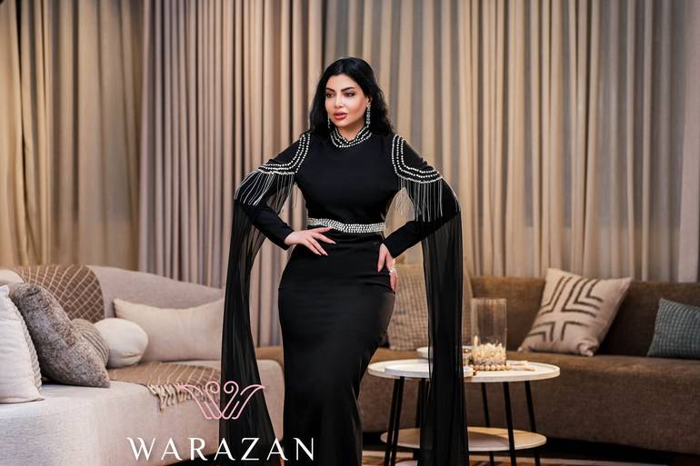 فستان سهرة ناعم ملكي بقصة أكمام طويلة 
