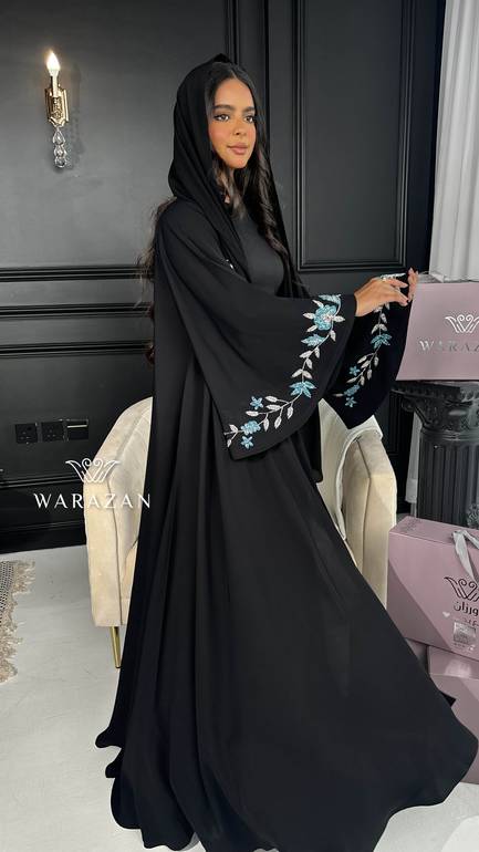 عباية بتطريز يدوي ملكي 