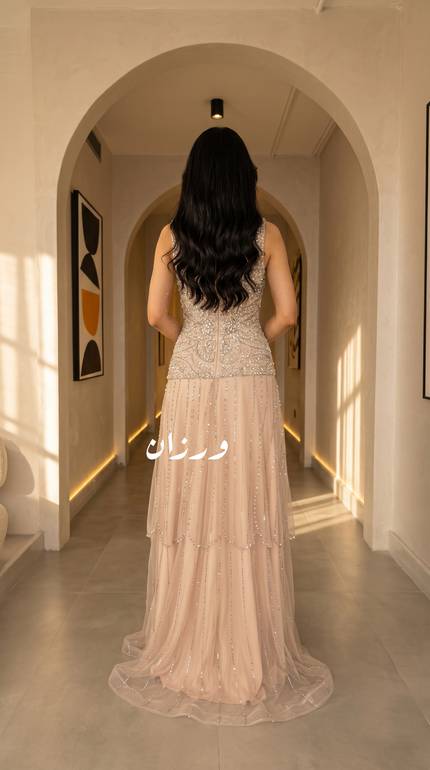 فستان سهرة بيج  مع تنورة تول ناعمة
