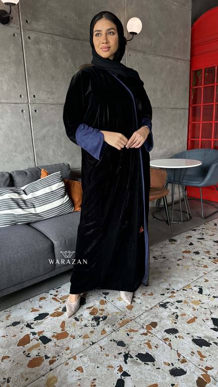 عباية شتوية مخمل مع أكمام رمادي مزينة بأزرار