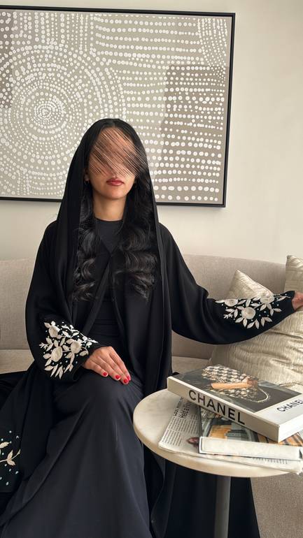 عباية للعيد بتطريز يدوي مشجر ابيض 