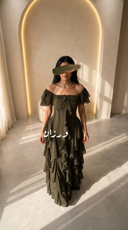 فستان ناعم بقصة من الكتف 