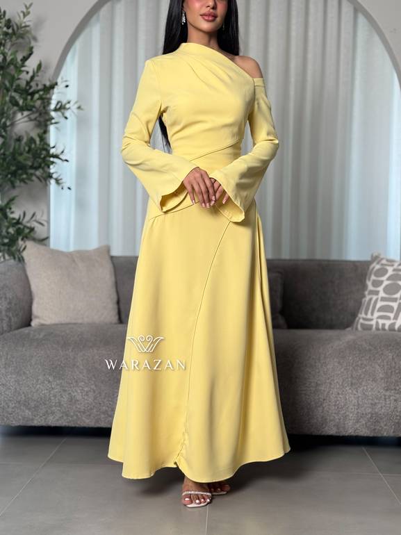 فستان ناعم بكسرات وقصة انسيابية