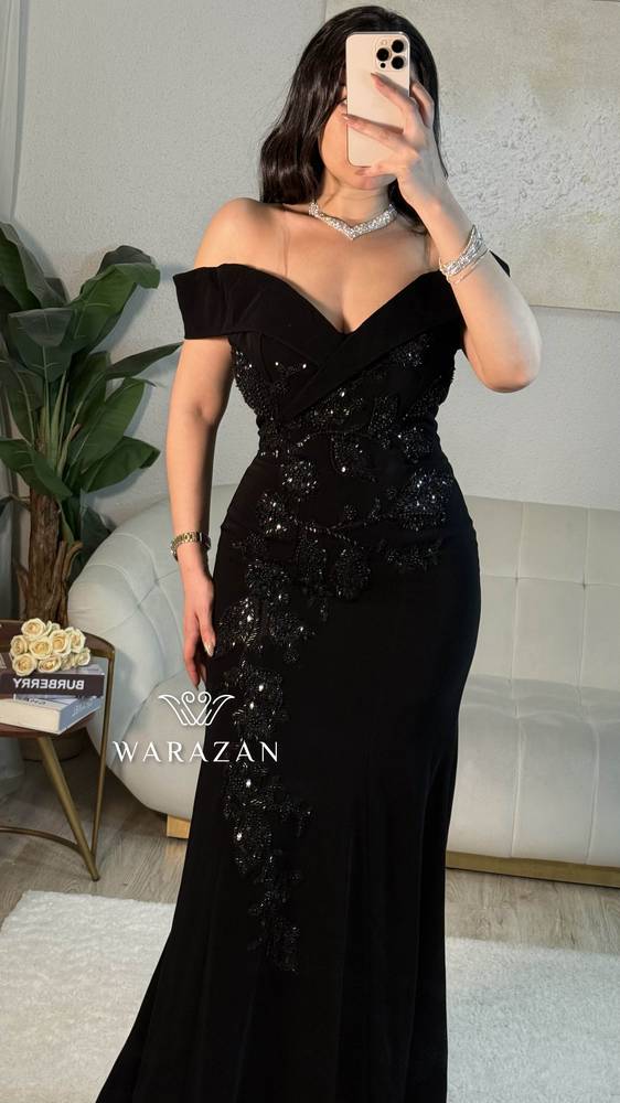 فستان سهرة بقصة صدر و كرستال اسود